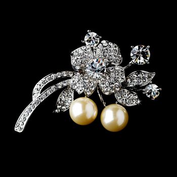 Regal Pearl Brooch – Silver Edition #0827